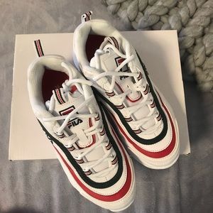 Great condition FILA shoes 👞